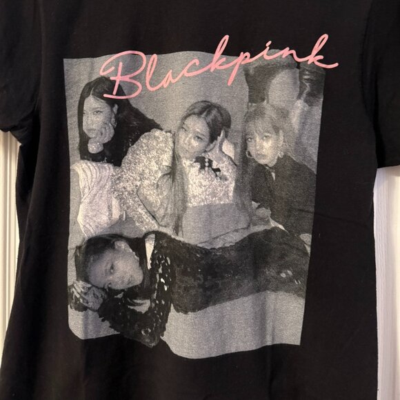 Blackpink YG Official Goods Blackpink in your area (2019 Concert) T-Shirts - Picture 5 of 9